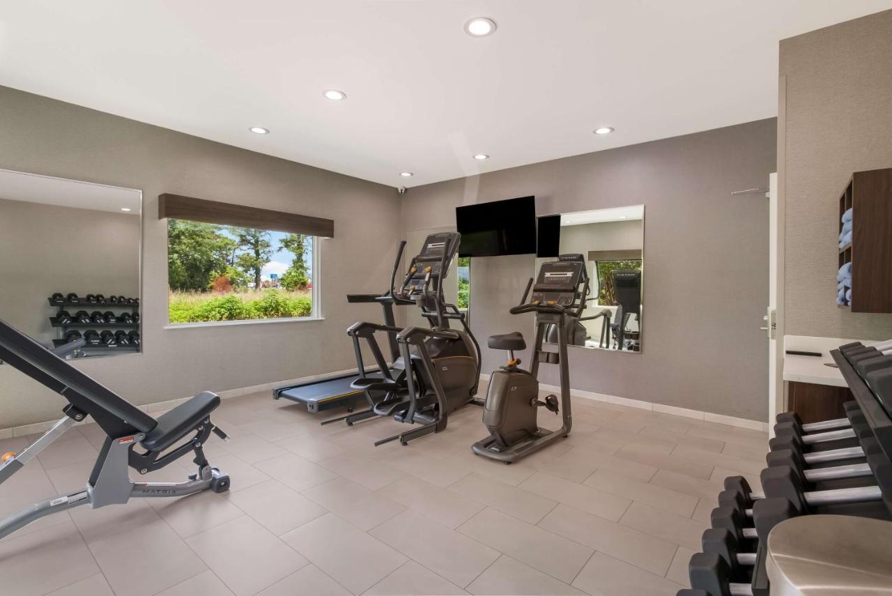 Best Western La Place Inn Bagian luar foto