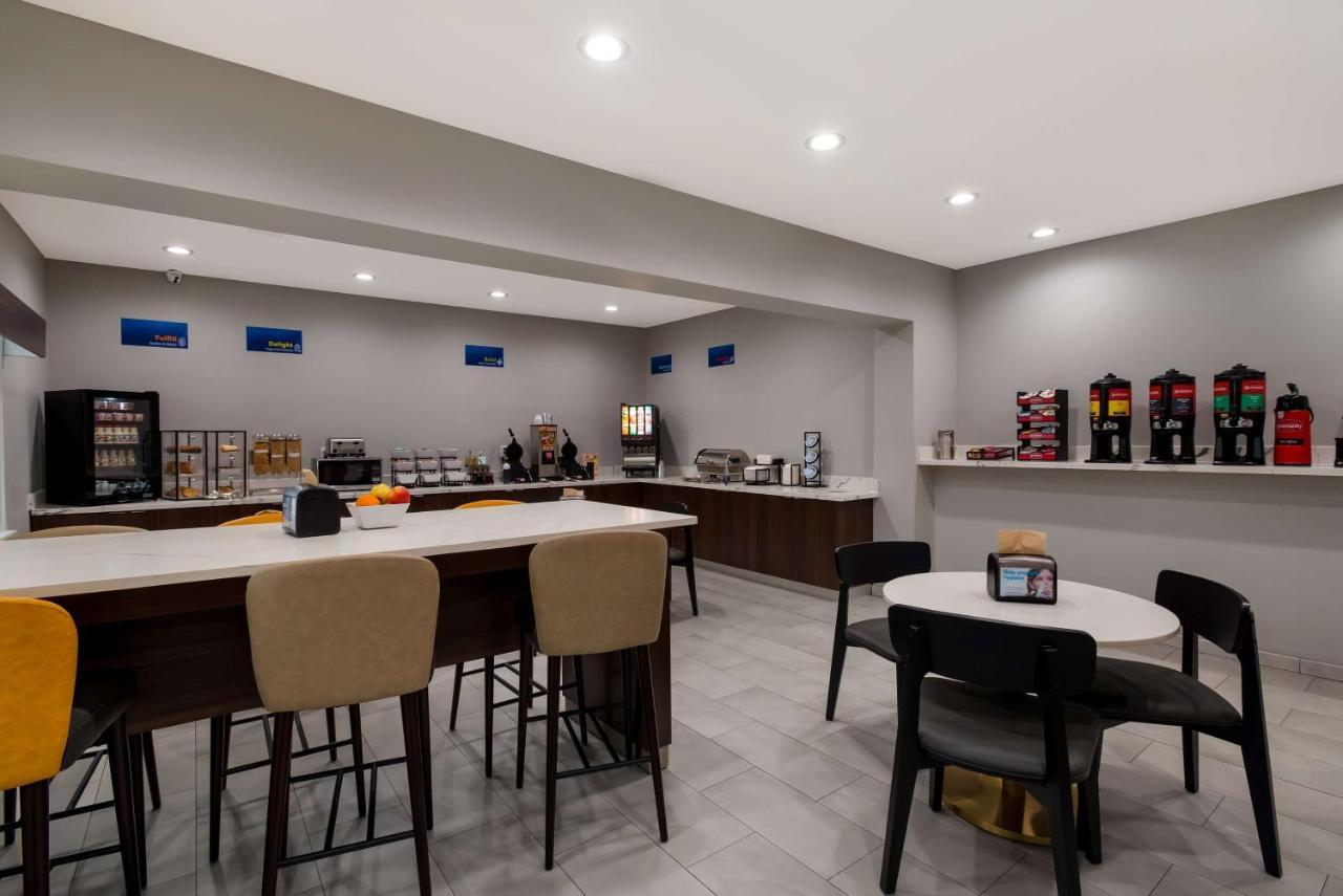 Best Western La Place Inn Bagian luar foto