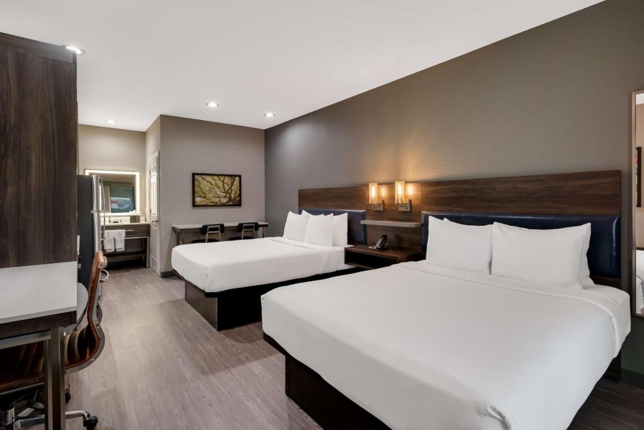 Best Western La Place Inn Bagian luar foto