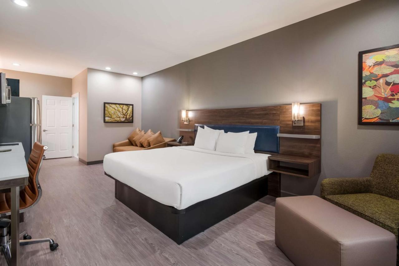 Best Western La Place Inn Bagian luar foto